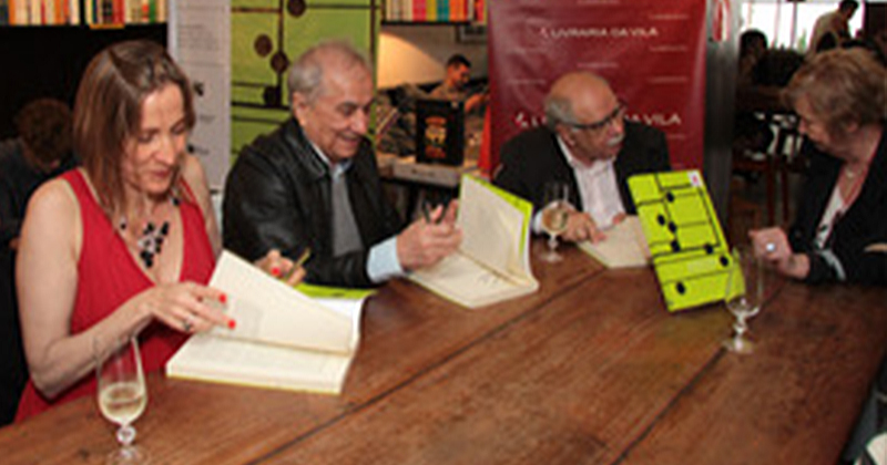 José de Souza Martins e Fraya Frehse no lançamento do livro