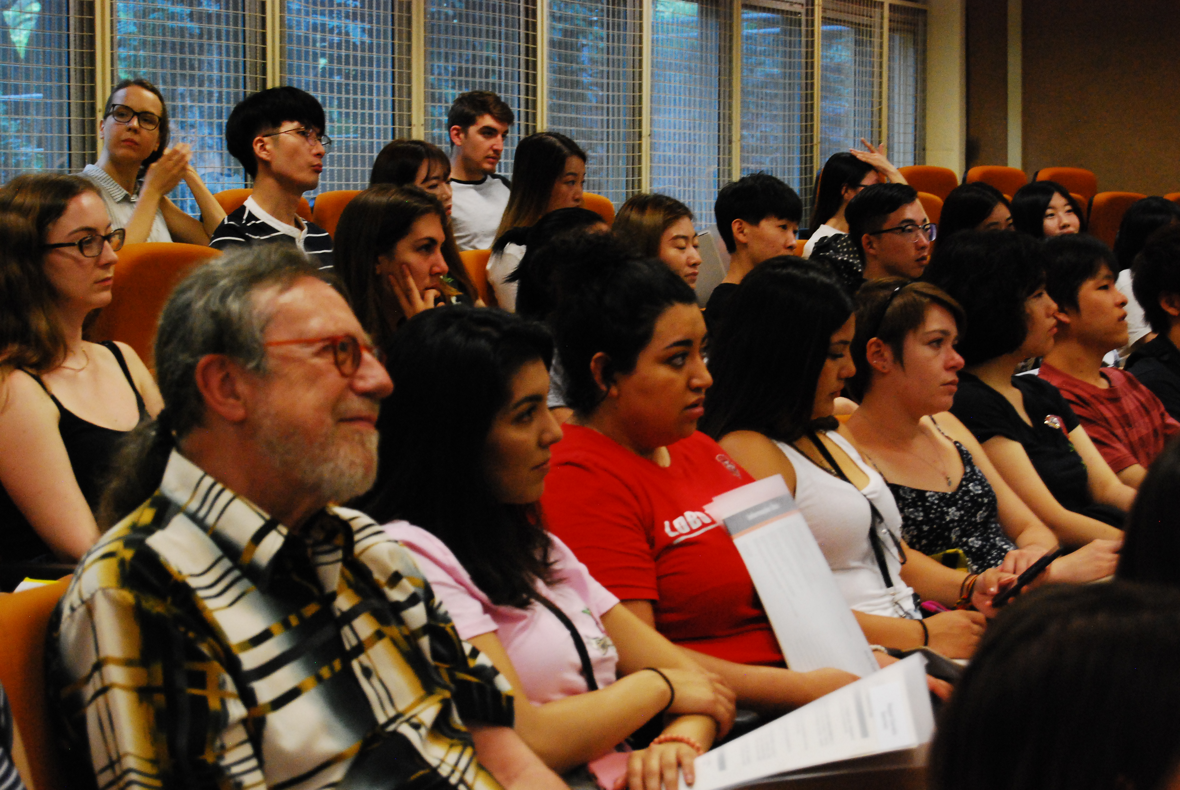 o professor David Dunaway e alunas da The University of New Mexico